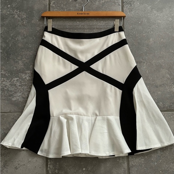 BCBG Max Azria Runway “JADA” Skirt | XS | Black & White Fit & Flare Peplum Hem - Picture 6 of 6